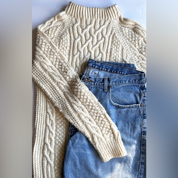 Gorgeous Handmade Classic Knit Cream Chunky Cable Knit Long Line Sweater - Picture 2 of 12